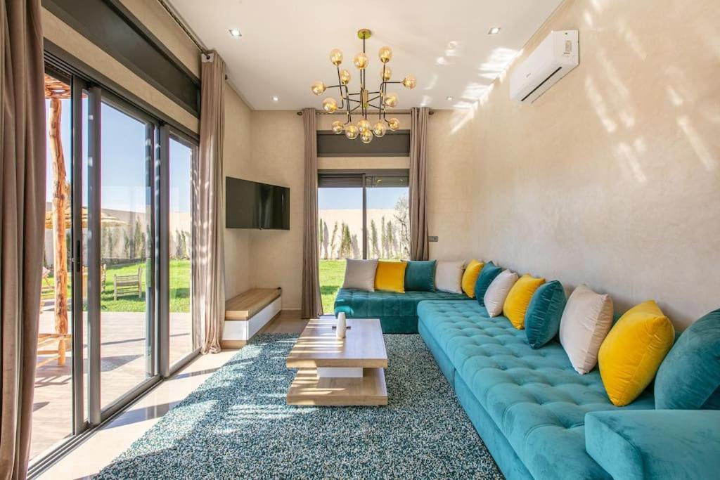Villa Leila,Piscine , Grand Jardin, Jeux , Cuisiniere Marrakesh Exteriör bild
